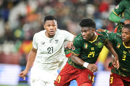 Ngezana, accidentat și eliminat la Cupa Africii! Camerunul lui Epassy i-a învins pe sud-africani