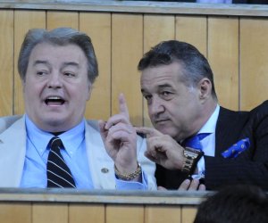 Gigi Becali și-a jucat prietenia cu Gică Hagi la zaruri. A pierdut tot și s-a pus în genunchi: ”Dă-mi-le înapoi că află Gică!”