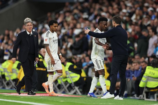 Tensiuni pe Bernabeu. Vinicius l-a scos din sărite pe Xabi Alonso, apoi a fost huiduit de fani