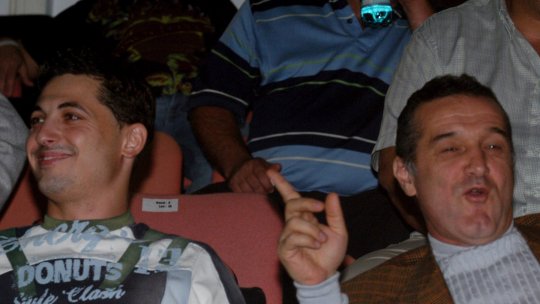 Rădoi i-a dat un mesaj de 3 cuvinte lui Becali, iar apoi i-a evitat apelurile. Latifundiarul a povestit totul în direct: ”Nu vrea să răspundă!”