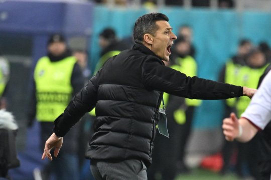 Gâlcă acuză că arbitrajul a costat-o puncte prețioase pe Rapid: ”Poate se uită mai bine la VAR și iau decizii mai bune!”