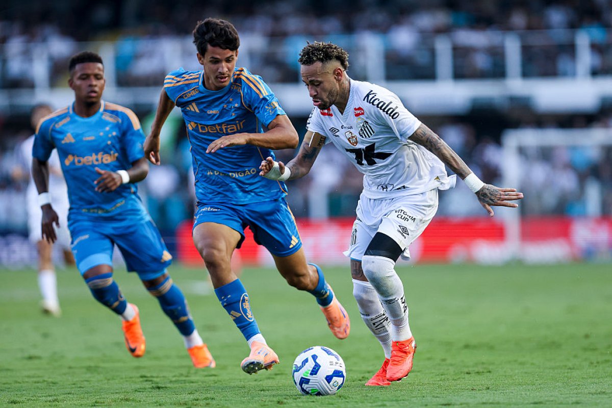 Neymar s-a întors la Santos după 12 ani