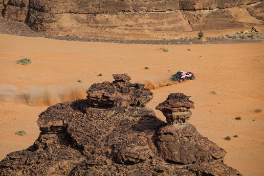 Dakar 2026, etapa 4: Altă schimbare de lider la auto. Gyenes pierde prima poziție