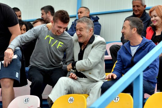 Fostul jucător al FCSB a dezvăluit motivul real din spatele prieteniei dintre Gigi Becali și Florin Tănase: ”Cine ajunge prieten cu el dintre fotbaliști?”