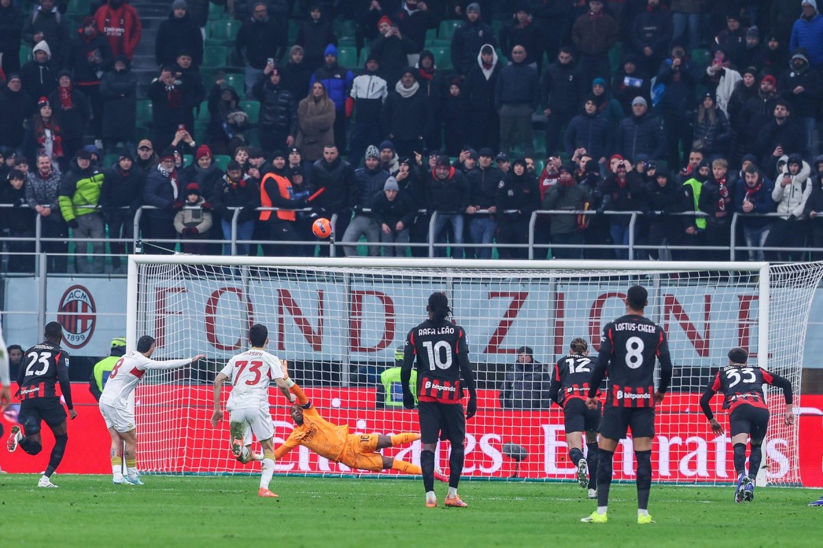 Nicolae Stanciu, jucător la Genoa, în Serie A, a ratat un penalty în meciul cu AC Milan