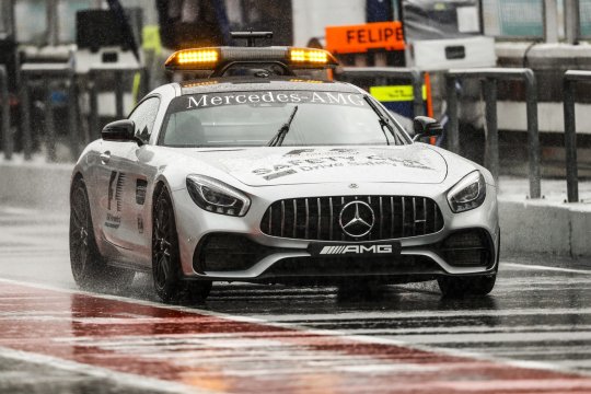 Formula 1, sub amenințarea căldurii excesive și a furtunilor la Sepang