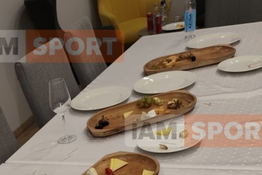 Protocolul de la Sepsi - Dinamo. Ce a găsit Andrei Nicolescu pe masă. A ieșit cu scandal. Prunea: ”Am primit niște poze”