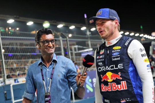 Verstappen nu le-a lăsat vreo șansă rivalilor în Singapore. Antonelli, pe locul 3
