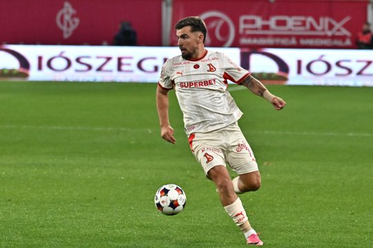 Dinamo - FC Botoșani, de la 21:00, pe iAMsport.ro. ”Câinii” vor să-și consolideze poziția de lider în SuperLiga