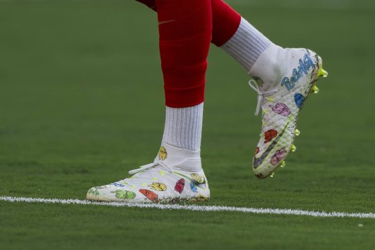 O altă vedetă din fotbal îi ia locul lui Mbappe la Nike! Contract de milioane de euro