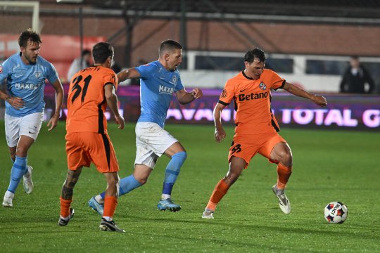 FC Voluntari - FCSB 1-2, ACUM, pe iAMsport.ro. Stoian i-a readus pe roș-albaștri în avantaj!