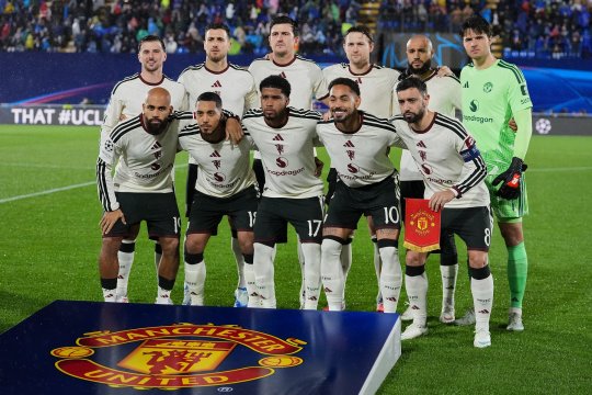 Como - Manchester United 1-0 și Lille - Galatasaray 1-1, ACUM, pe iAMsport.ro. Bayern - Arsenal, Inter - Șahtior și alte cinci dueluri, de la ora 22:00. Se încheie etapa a treia a Ligii Campionilor!
