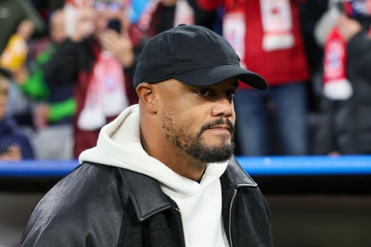 Momente de panică la Bayern Munchen! Vincent Kompany, transportat de urgență la spital