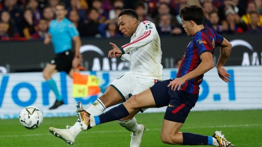 Barcelona - Real Madrid 1-2. Mbappe a făcut diferența în El Clasico! ”Dubla” francezului i-a adus echipei lui Mourinho un succes important