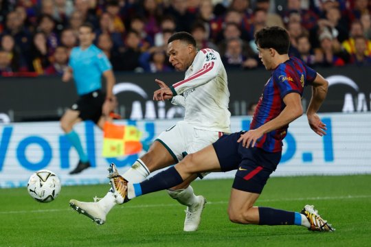Barcelona - Real Madrid 1-2. Mbappe a făcut diferența în El Clasico! ”Dubla” francezului i-a adus echipei lui Mourinho un succes important