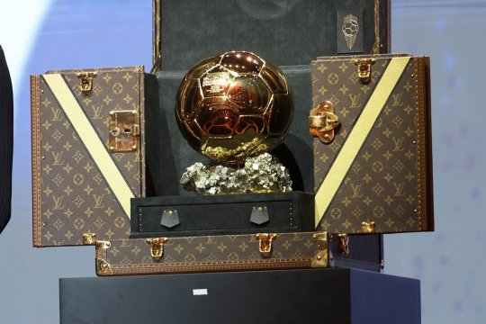 Primele indicii despre câștigătorul Balonului de Aur. Cine ar urma să primească trofeul