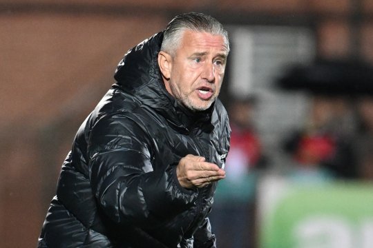 Laurențiu Reghecampf susprinde în echipa de start la meciul cu Gloria Bistrița