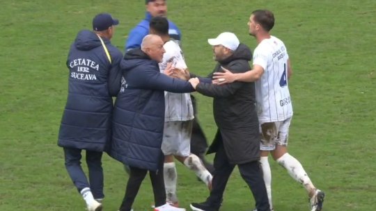 Scene incredibile în Liga 2! Petre Grigoraș a răbufnit la adresa arbitrului. A intrat pe teren și a fost cu greu stăpânit