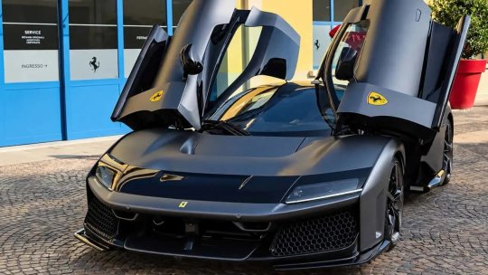 Zlatan Ibrahimovic, cadou de 3,6 milioane de euro de ziua lui: și-a cumpărat un nou Ferrari