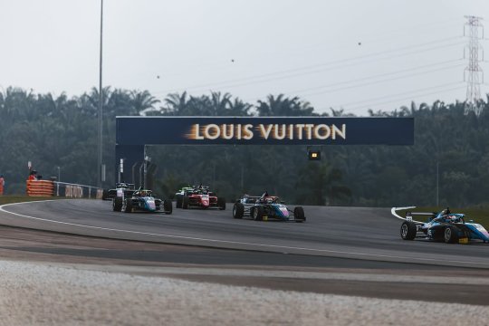 David Cosma Cristofor, podium la Sepang la doar 17 ani! Românul face un pas important spre Formula 1