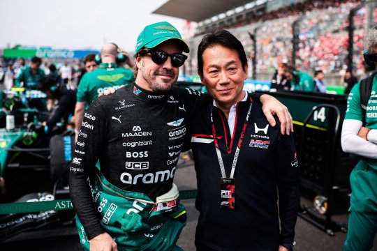 Schimbare la vârful Honda Racing Corporation