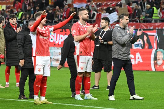 ”Mă așteptam să ajute mai mult!”. Legenda lui Dinamo, semnal de alarmă pentru Mazilu și Pușcaș