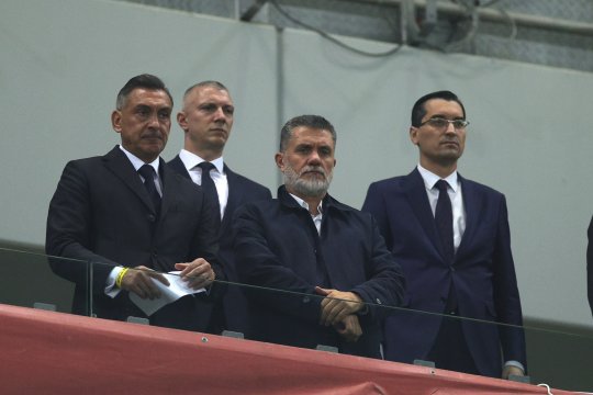 Răzvan Burleanu, contestat dur de suporteri la România - Suedia! Mesajele afișate pe Arena Națională