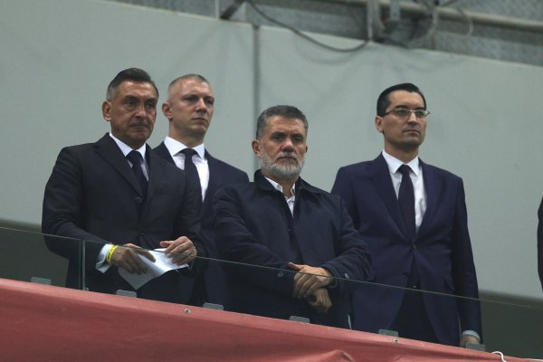 Răzvan Burleanu, contestat dur de suporteri la România - Suedia! Mesajele afișate pe Arena Națională