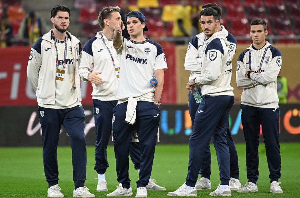 Ianis Hagi (în centru) ar putea ajunge la Olympique Marseille
