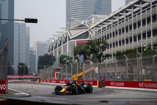 O nouă confruntare în Formula 1. Detaliile esențiale ale Singapore Grand Prix