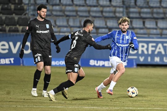 Farul Constanța - Universitatea Craiova 3-0, ACUM, pe iAMsport.ro. O primă repriză de coșmar pentru olteni!