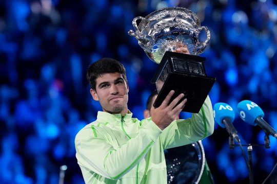 Carlos Alcaraz, noul campion de la Australian Open! L-a învins pe Novak Djokovic și a scris istorie