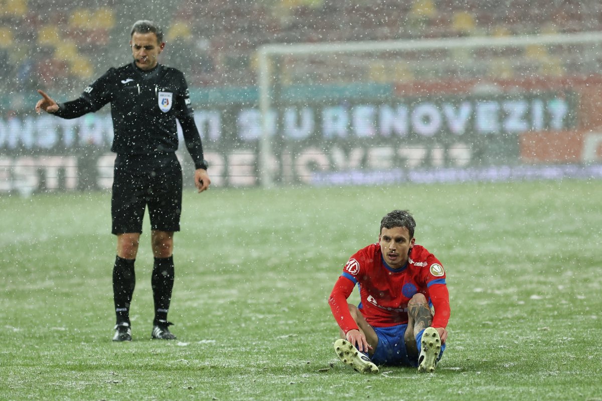Arbitrul central Cristian Moldoveanu si Juri Cisotti