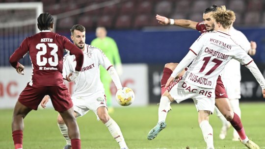 Cupa României | Derby-ul CFR Cluj - Rapid 1-0, comentat de Costin Ștucan și Decebal Rădulescu: ”Totul e lent, bolovǎnos, fǎrǎ idei” / ”Mutările de la pauză vor aduce goluri”