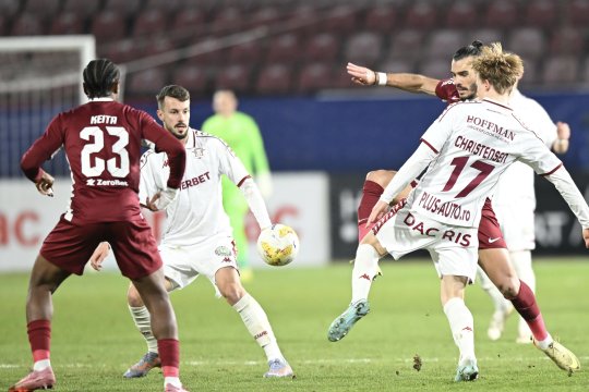 Cupa României | Derby-ul CFR Cluj - Rapid 1-0, comentat de Costin Ștucan și Decebal Rădulescu: ”Totul e lent, bolovǎnos, fǎrǎ idei” / ”Mutările de la pauză vor aduce goluri”
