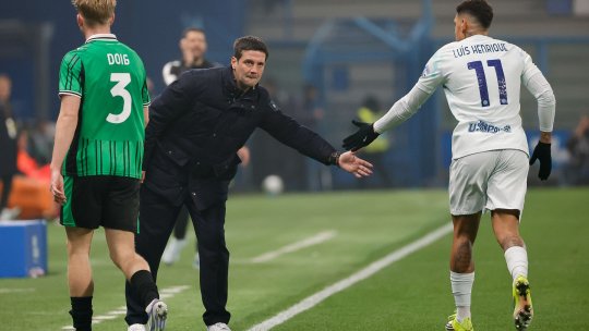 Laude pentru Chivu înaintea duelului cu ”răul absolut” din fotbal: ”A făcut minuni, ascultă-mă ce spun!”