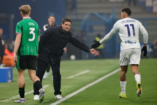 Laude pentru Chivu înaintea duelului cu ”răul absolut” din fotbal: ”A făcut minuni, ascultă-mă ce spun!”