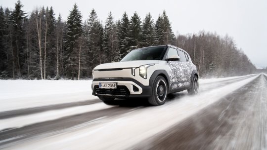 Kia EV2 rezistă gerului arctic: 310 km la -21°C în cel mai dur test de iarnă din Norvegia