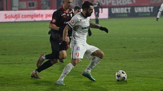 Azi aflăm ultimele echipe calificate în sferturile Cupei României! Dinamo - Hermannstadt, de la 18:00, pe iAMsport.ro. Derby-ul Craiova - FCSB, de la 20:30!