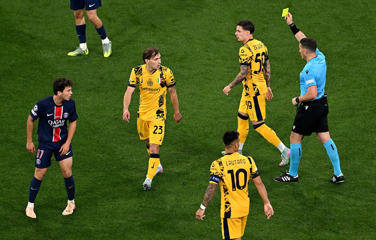 Isvan Kovacs în timpul finalei UEFA Champions League din 2025, PSG - Inter 5-0