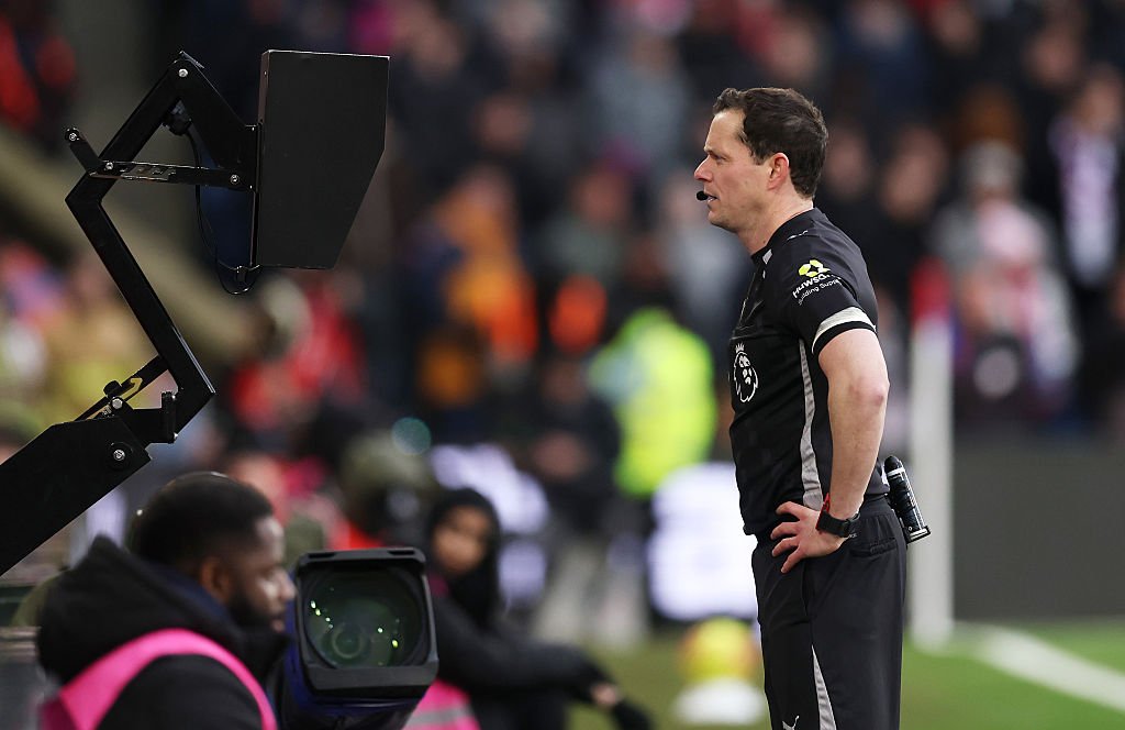 Schimbări în Legile Jocului din 2026, privind în special "protocolul VAR"