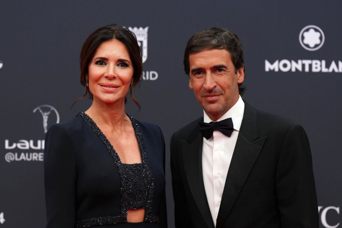 Raul Gonzalez, alături de soția sa, Mamen Sanz