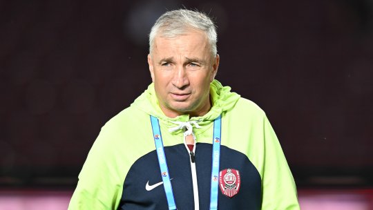 Noi imagini cu Dan Petrescu. Antrenorul afișează un look complet diferit