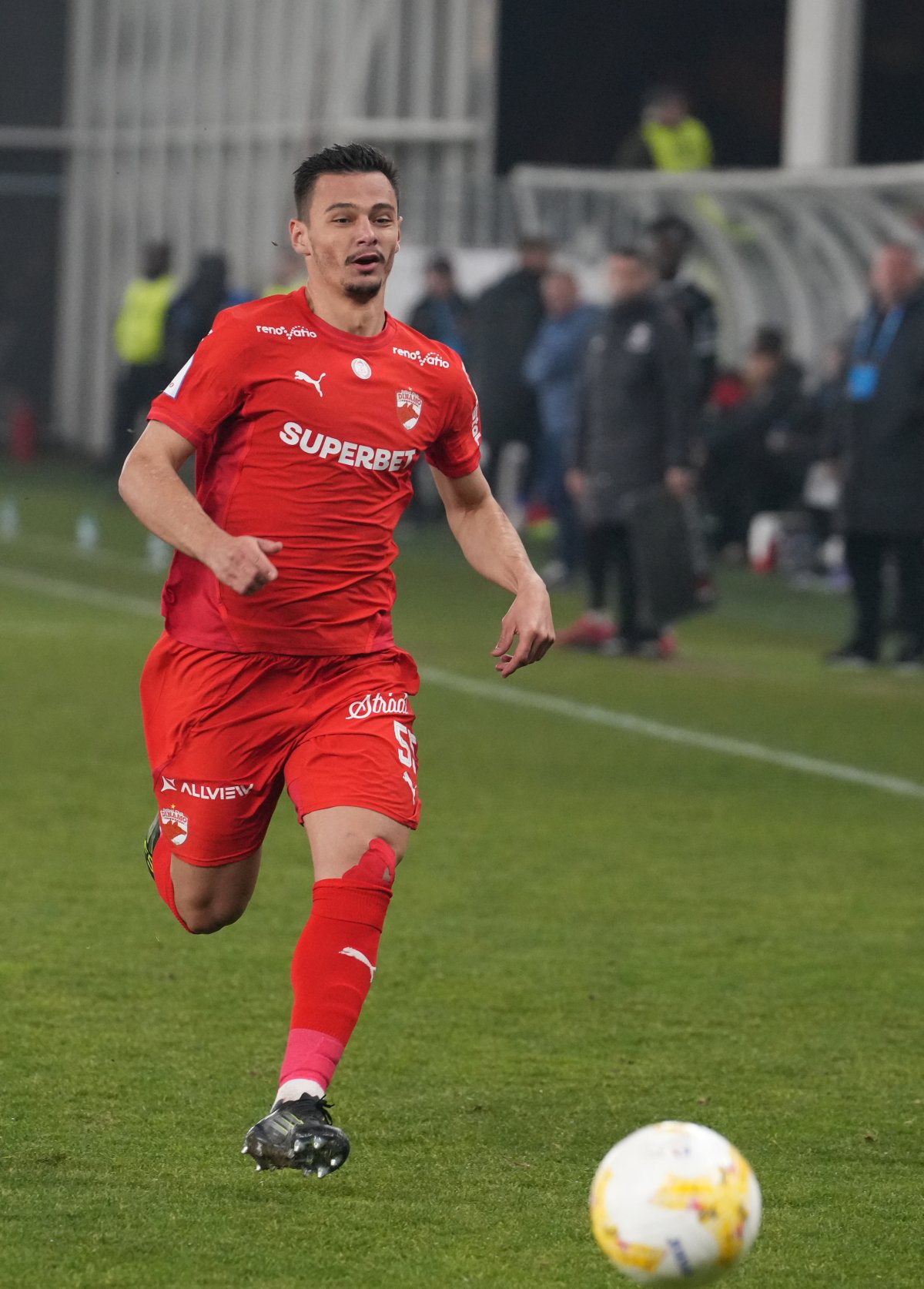 Fundașul stânga Valentin Țicu a sosit la Dinamo liber de contract după despărțirea de Petrolul