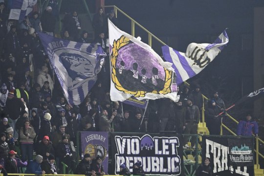 Proteste la sediul FRF după Petrolul - FC Argeș 2-1! Suporterii piteșteni au izbucnit: ”Adunătură de mafioți și hoți!”