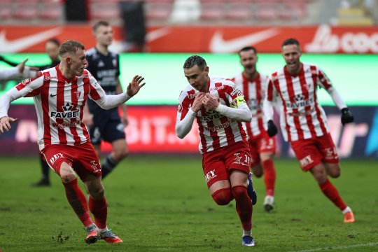 Valentin Costache, în lacrimi după ce a marcat golul victoriei în minutul 90: ”E ultimul meci, cluburile s-au înțeles! Nu mă mai lăsau să joc, dar eu am ales să o fac”