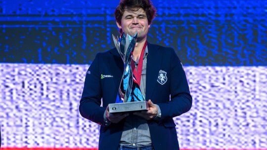 Magnus Carlsen, din nou în vârf. Un nou titlu și 100.000 de dolari pentru marele maestru norvegian