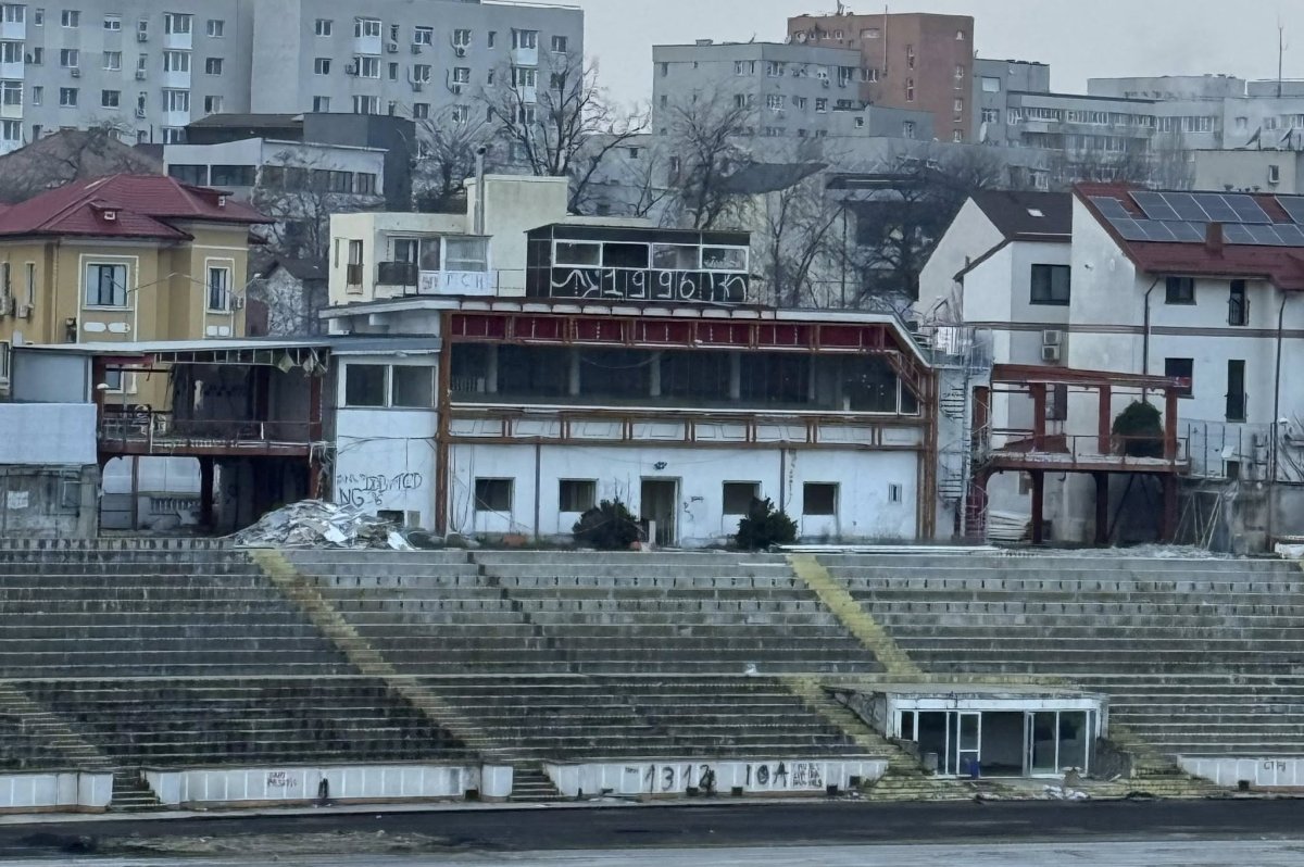 Tribuna oficiala nu poate fi daramata