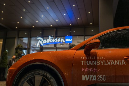 Porsche aduce electrificarea de top la Transylvania Open! Cayenne Electric, premieră națională la Cluj-Napoca