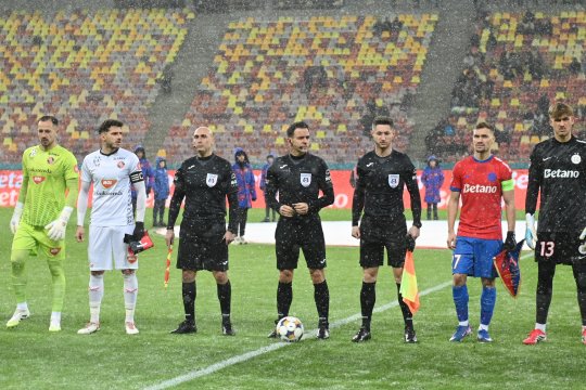 Mihai Stoica l-a luat la țintă pe arbitrul partidei cu Csikszereda: ”Tu, Cristi Moldoveanu, ne-ai scos din play-off că ai inventat un fault. Nu a fost fault”